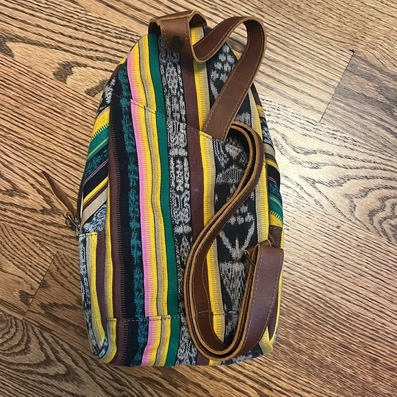 Nena and Co Corte Sling green yellow brown black pink